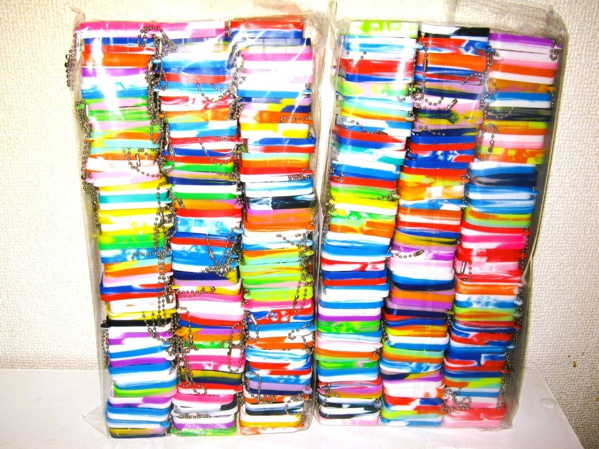 新品【プッシュポップ キーホルダー 200個】ポップイット まとめ売り 大量 プッシュポップ キーホルダー 200個カラフル ポップイット